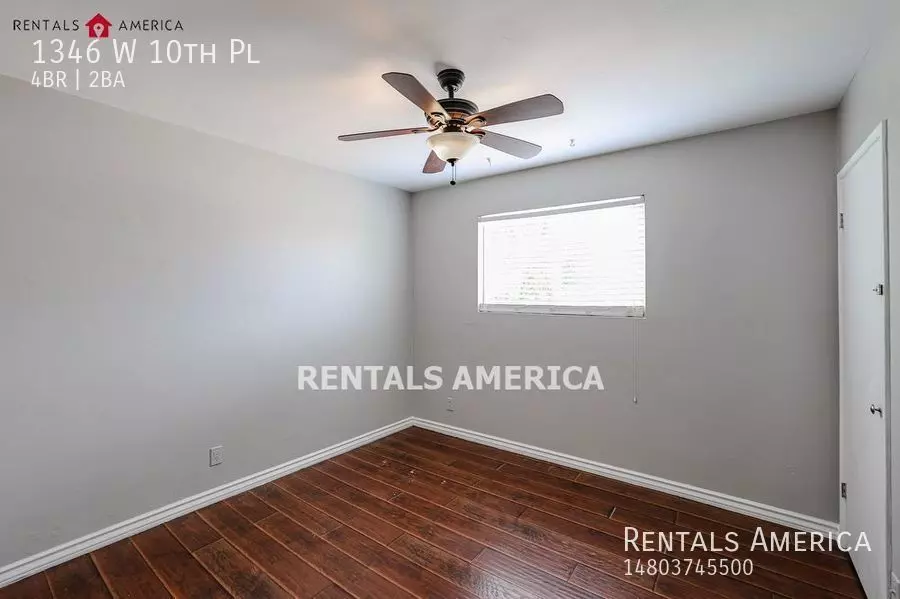 1346 W 10TH Place photo 2