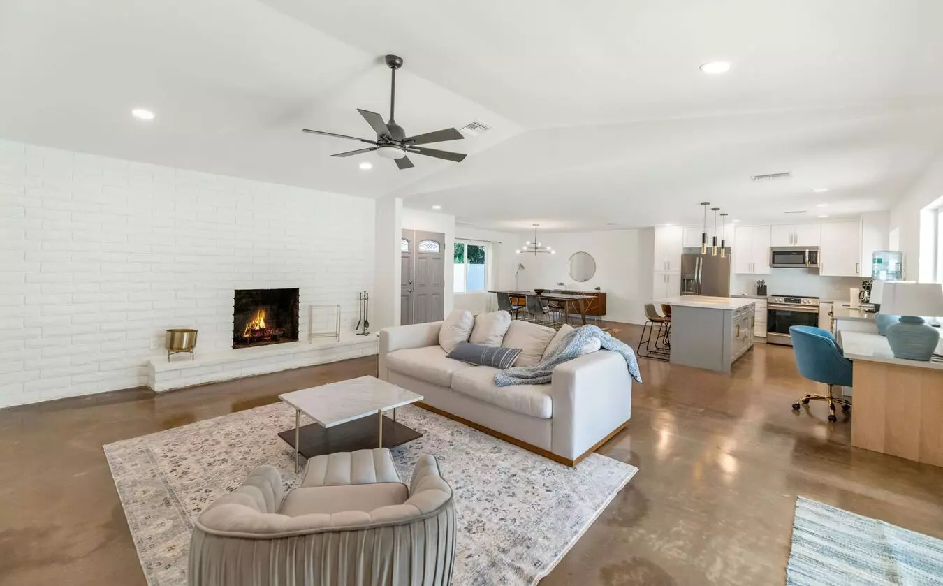 Rates Vary: photo 4