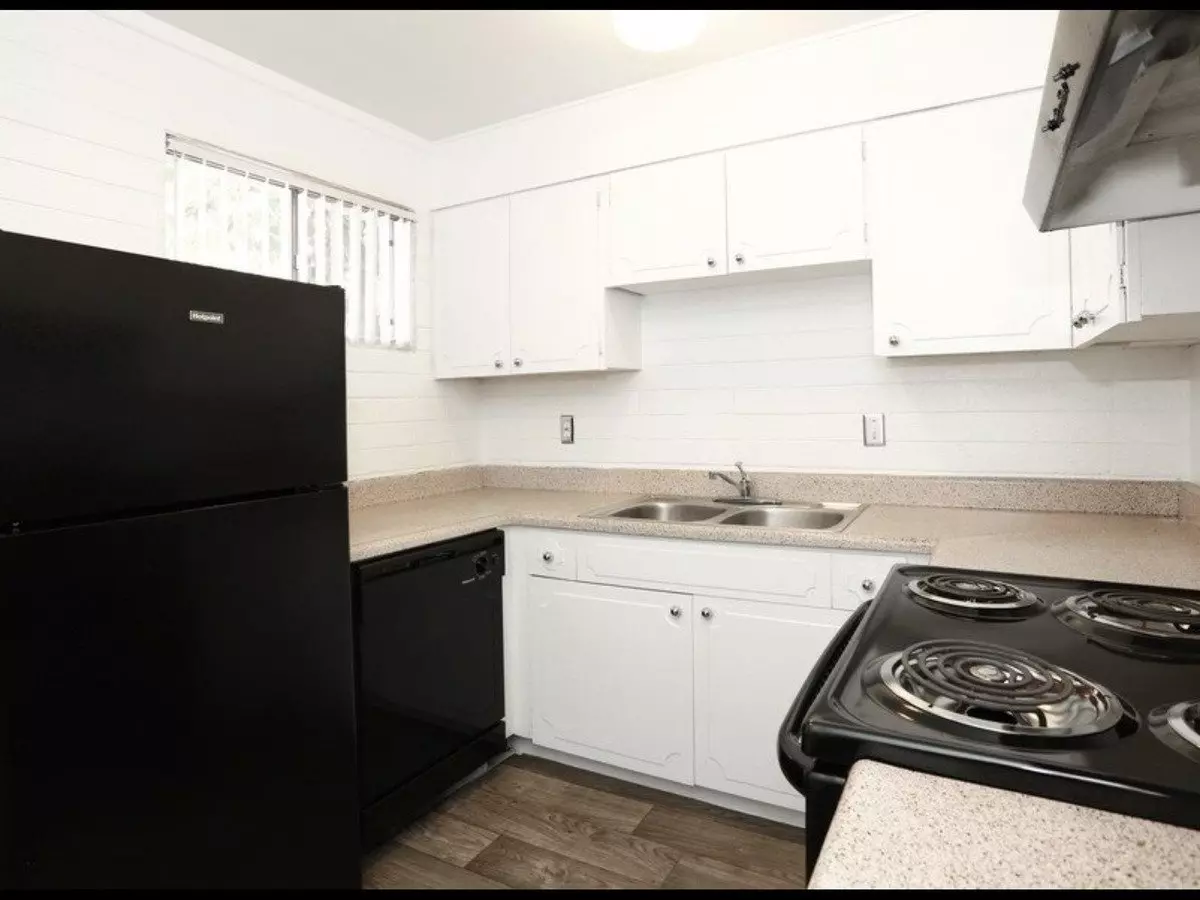 Parkside Apartments photo 2