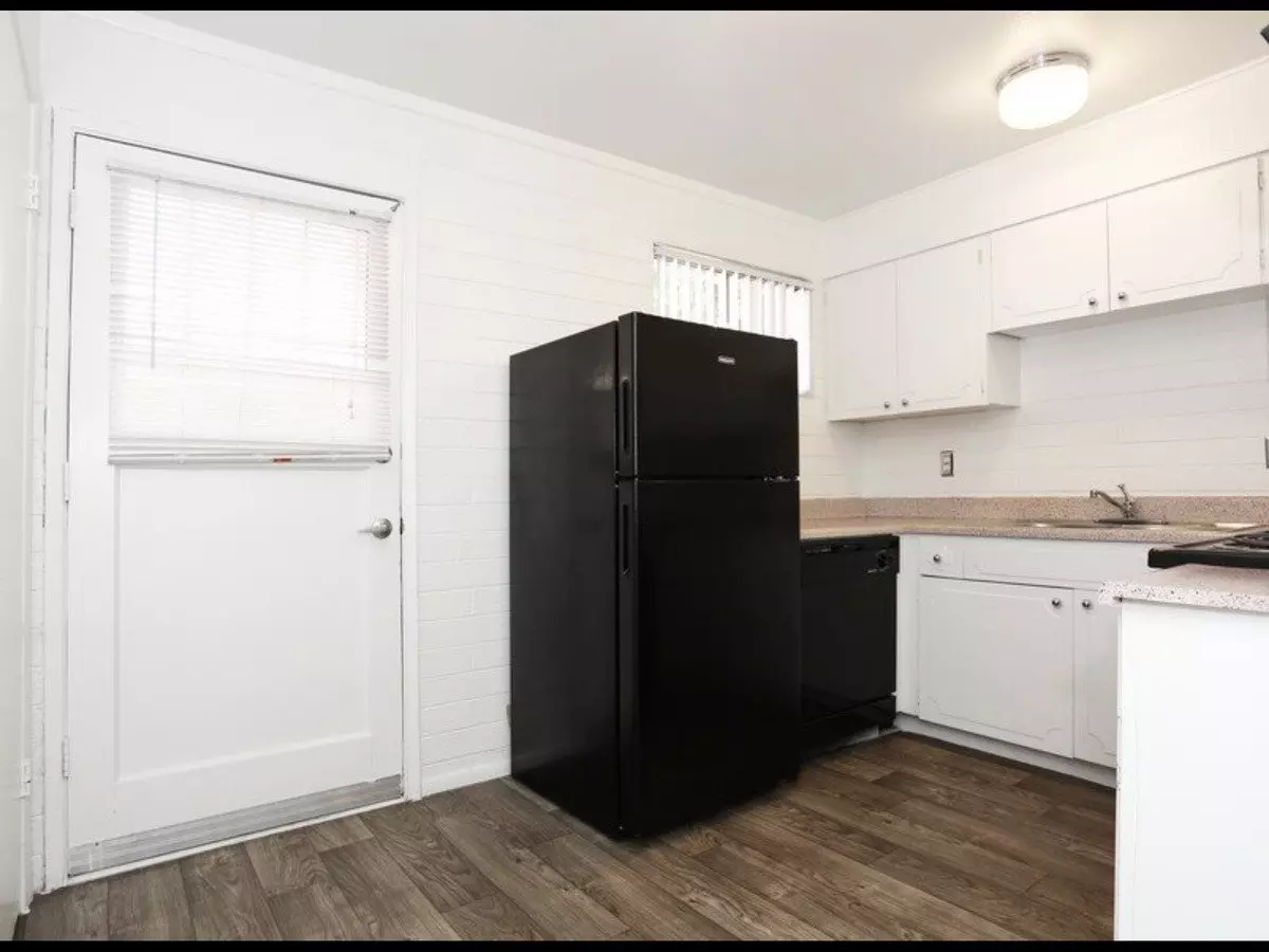 Parkside Apartments photo 5
