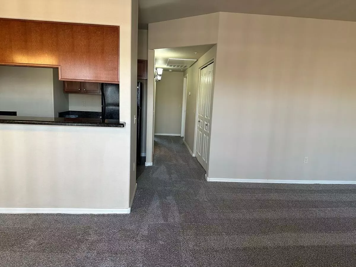 ***1st Month's Rent Free** 2 Bedroom 2 Bath In The Heart Of The Asu Campus photo 2