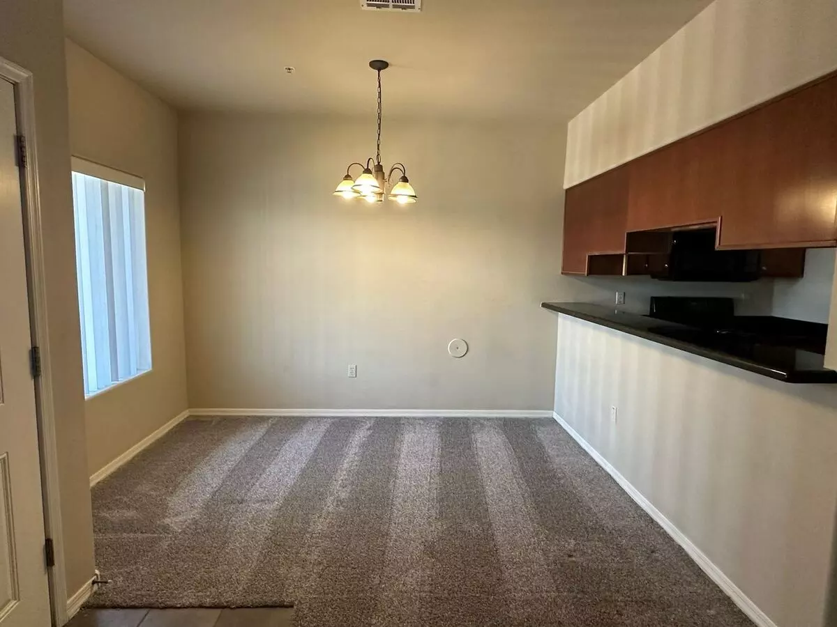 ***1st Month's Rent Free** 2 Bedroom 2 Bath In The Heart Of The Asu Campus photo 4