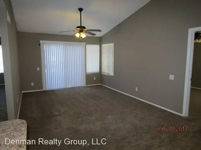 2035 S Elm St photo 2
