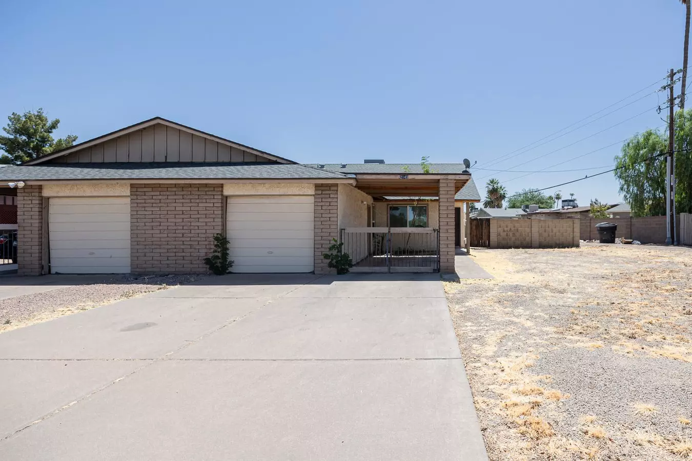 2145 S Dorsey Ln Tempe, AZ 85282 photo 3