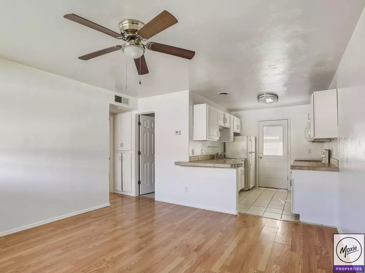 2214 S Granada Dr photo 3