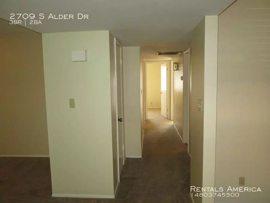 2709 S Alder Dr photo 4