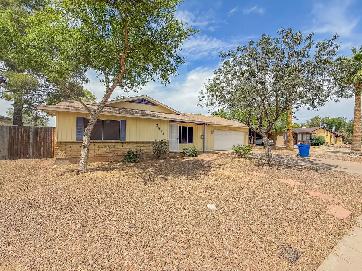 2812 S Cottonwood Dr Tempe, AZ 85282 photo 2