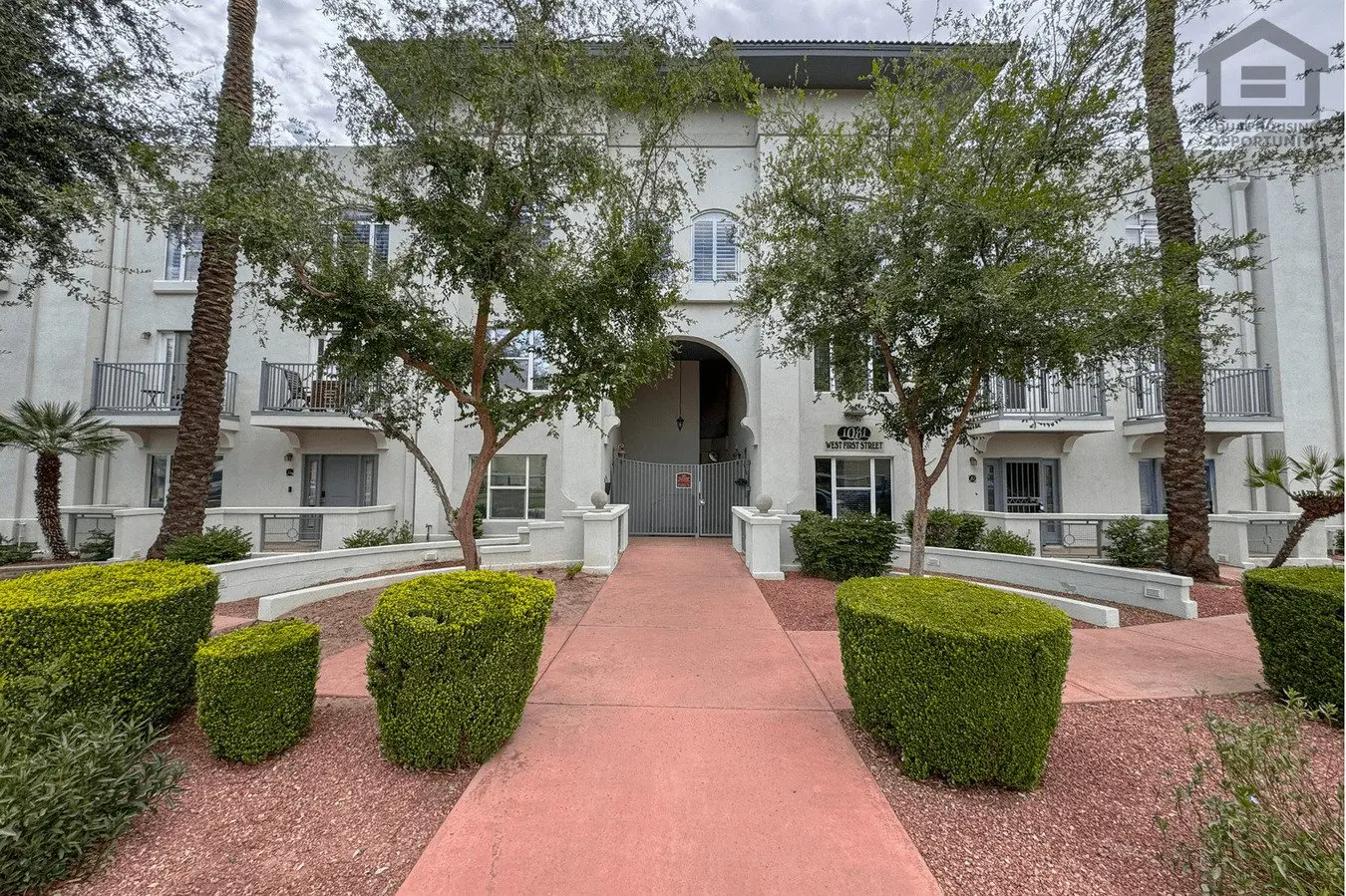 3Bed Condo At Priest Dr/rio Salado Pkwy! -- Attached 3-car Garage! photo 2
