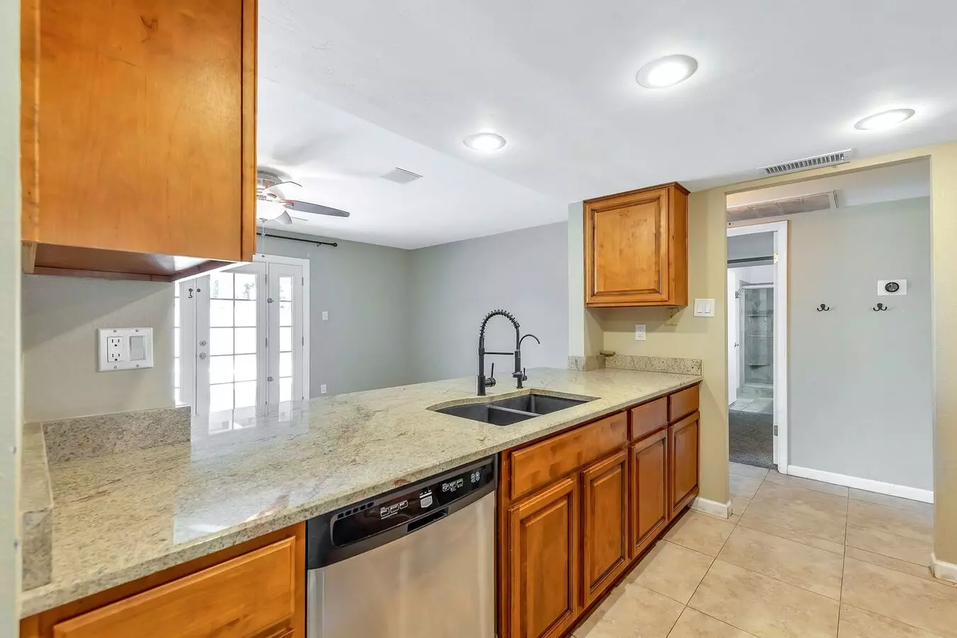 505 East Carson Drive, Tempe, AZ 85282 photo 3