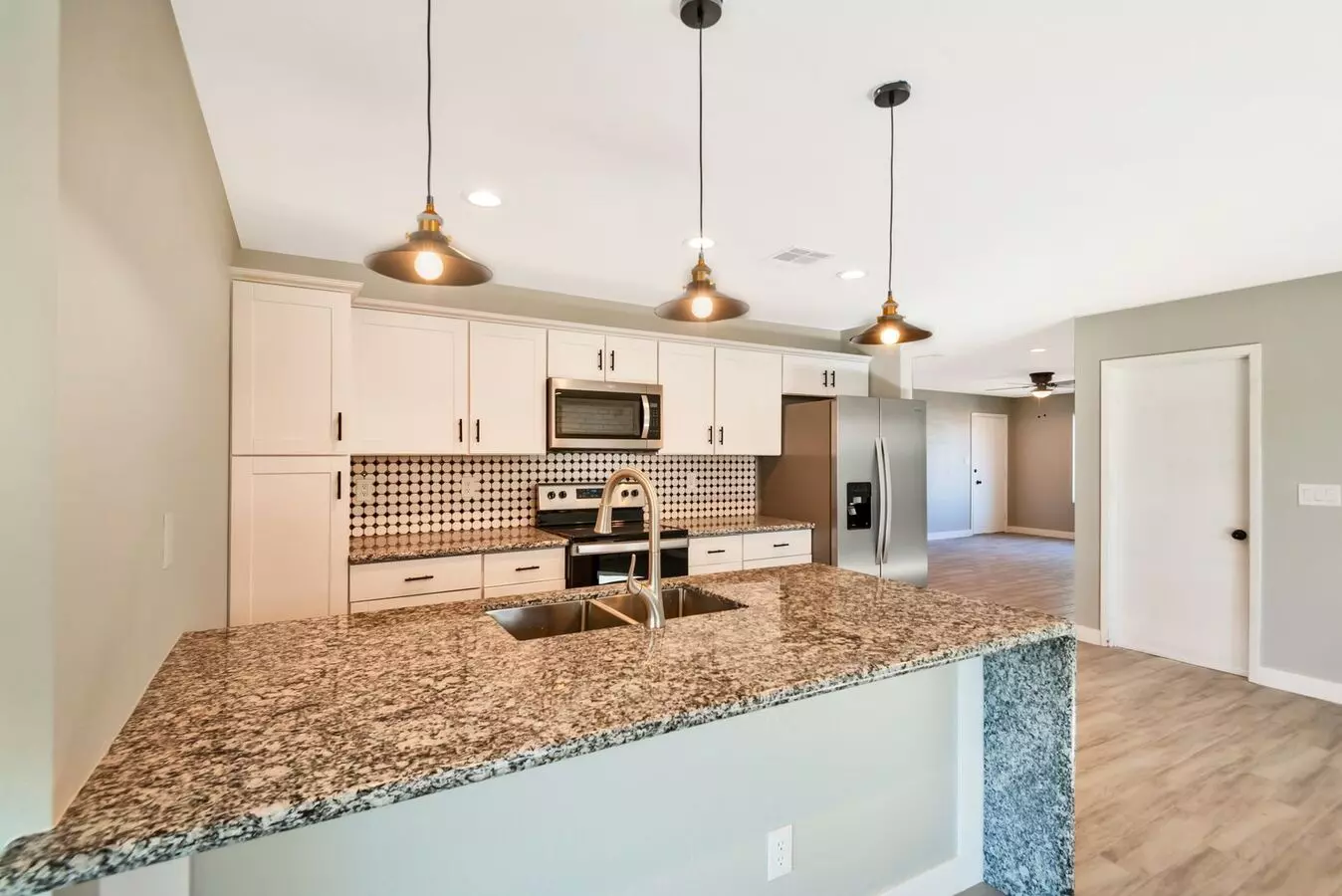 513 East Laguna Drive, Tempe, AZ 85282 photo 3