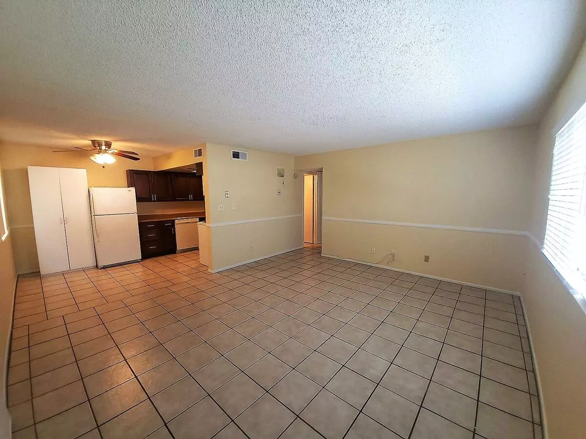 700 W University Dr unit 125 photo 3
