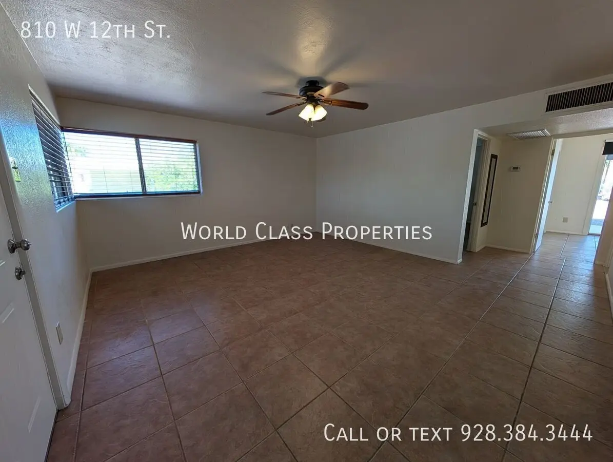 810 W 12th St