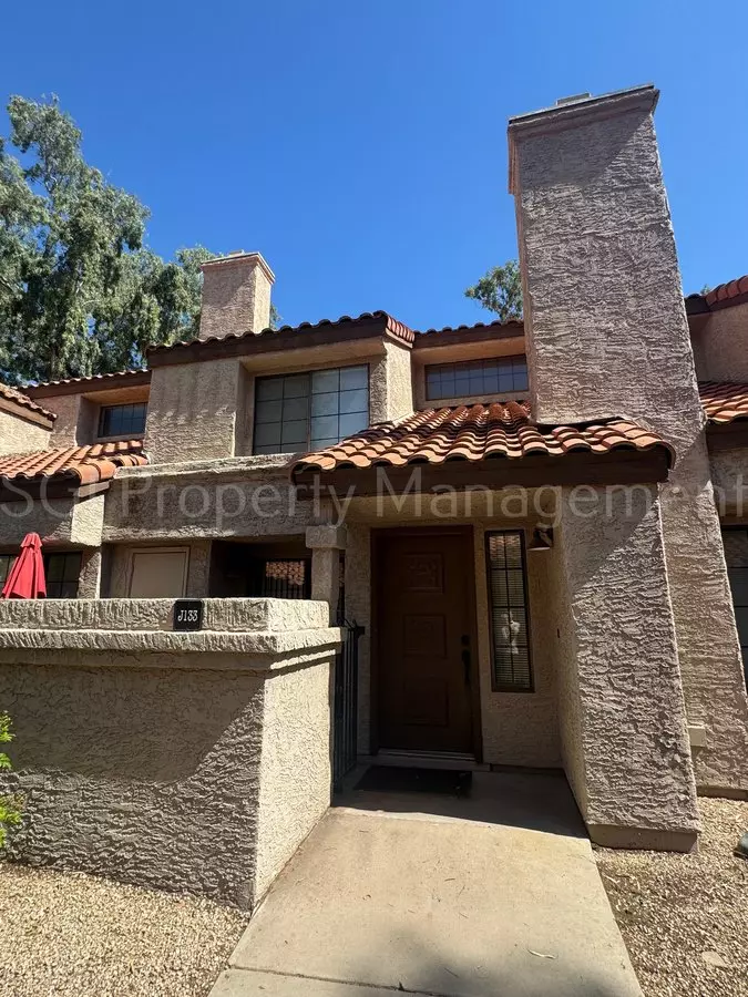 819 N College Ave photo 3