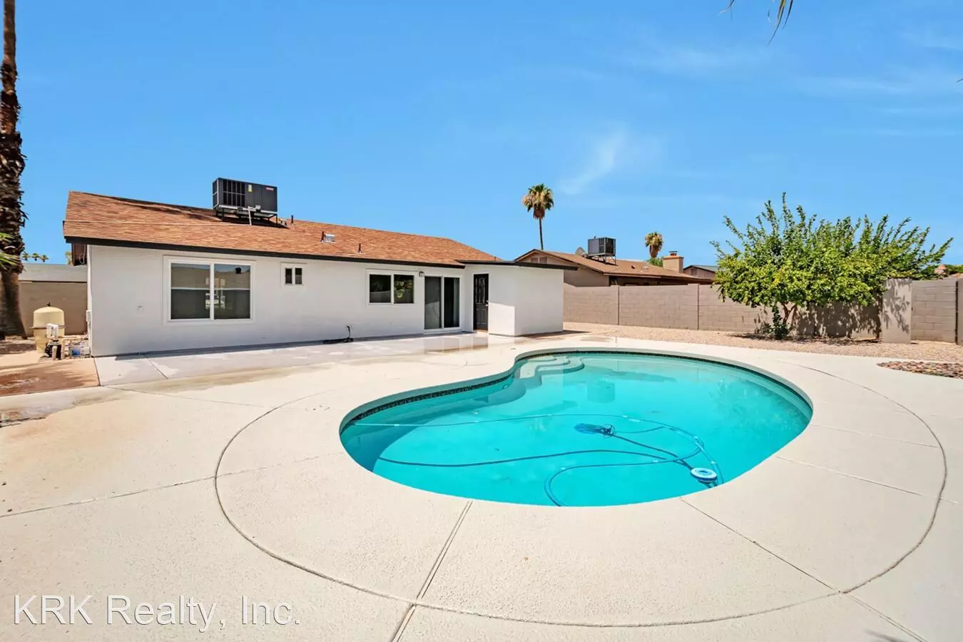 906 W Colgate Dr photo 3