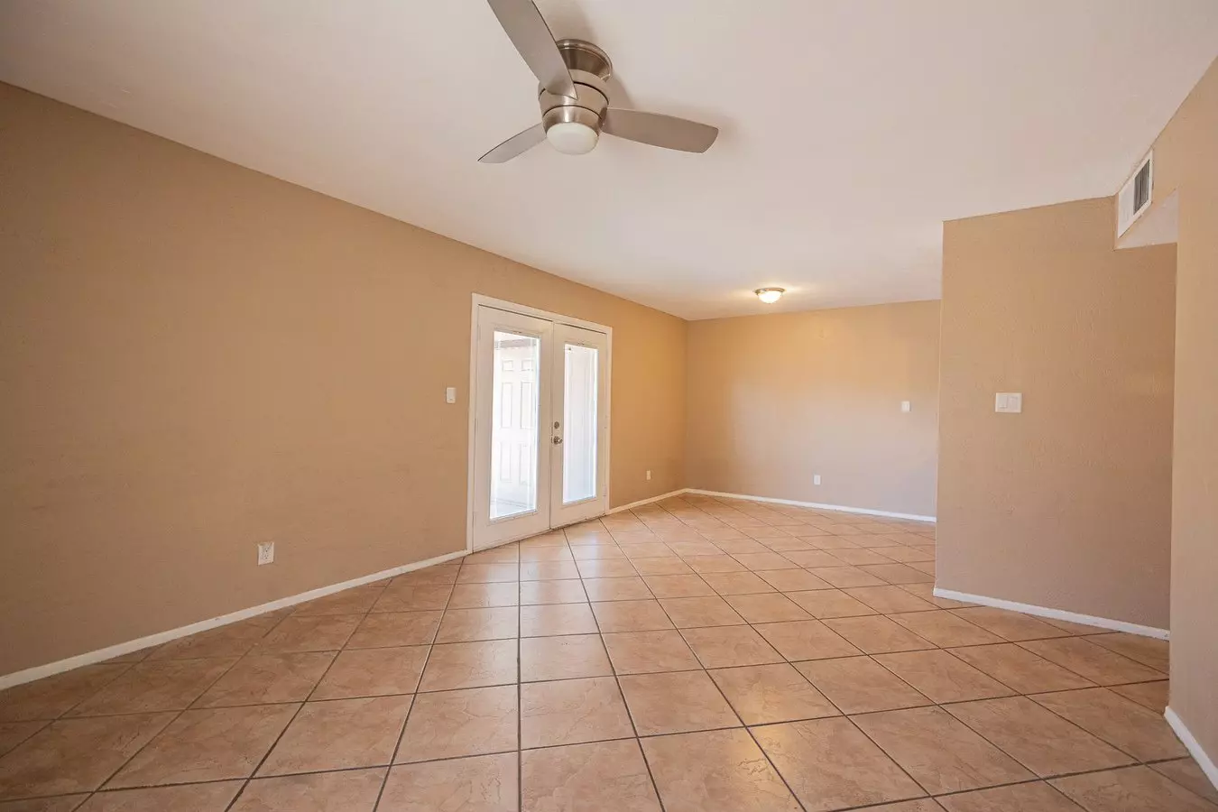 922 South Acapulco Lane, Tempe, AZ 85281 photo 2