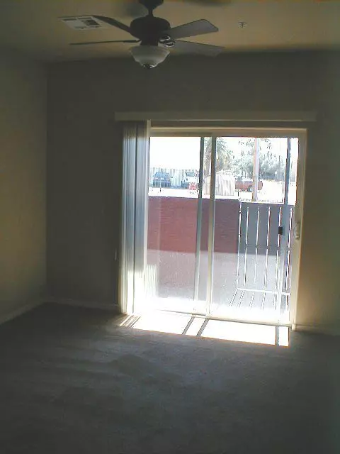 **first Month's Rent Free***gorgeous 2 Bedroom 2 Bath Right In The Heart Of The Asu Campus photo 2