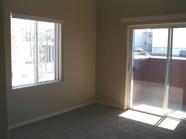 **first Month's Rent Free***gorgeous 2 Bedroom 2 Bath Right In The Heart Of The Asu Campus photo 4