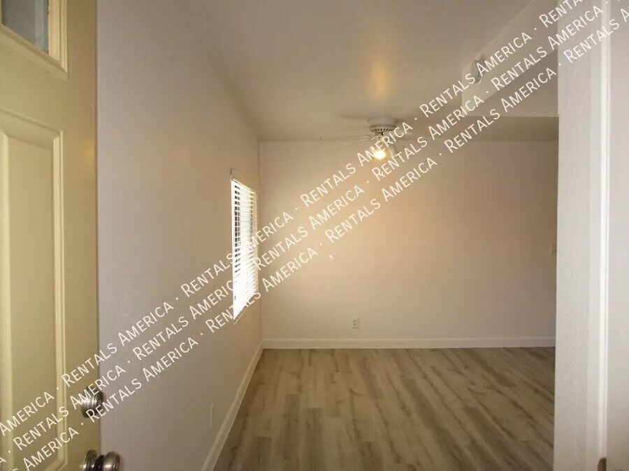 330 S Beck Ave Tempe, AZ 85281 photo 5
