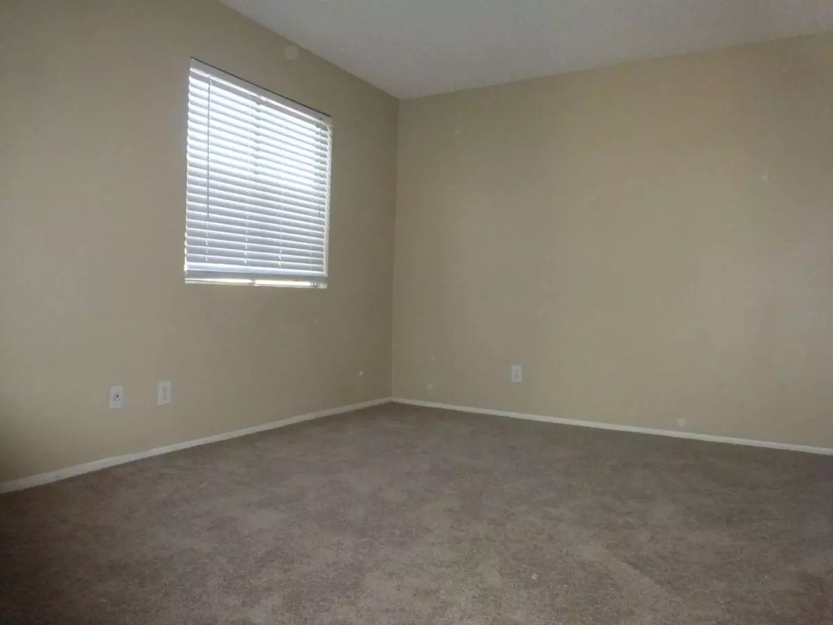 Scene 1 Condos photo 3