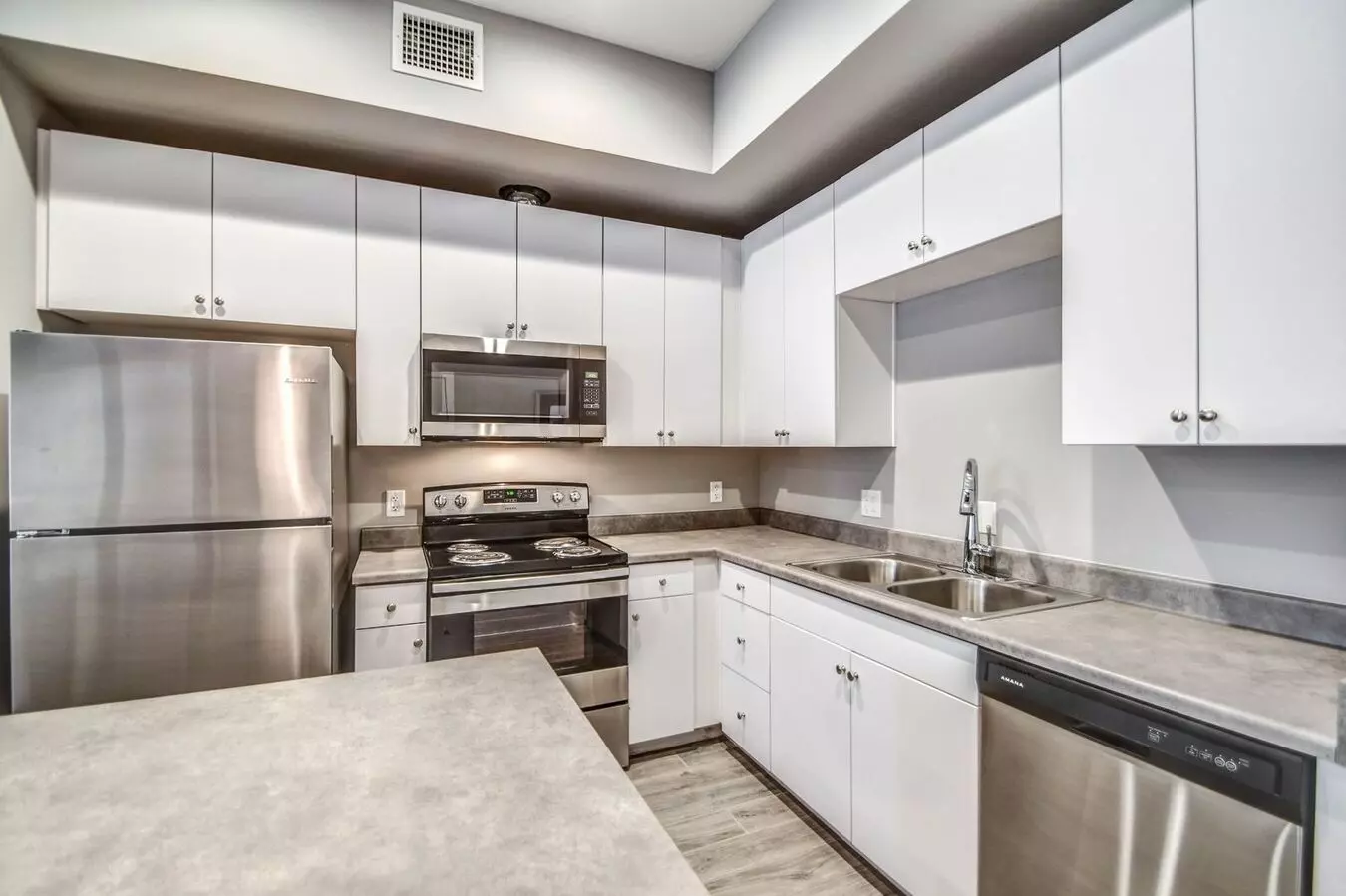 1037 S Farmer Ave Tempe, AZ 85281 photo 5