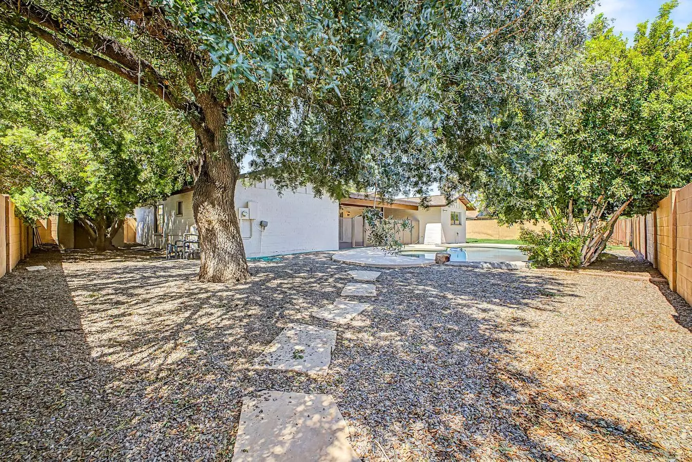 Great Tempe Home With Diving Pool photo 3