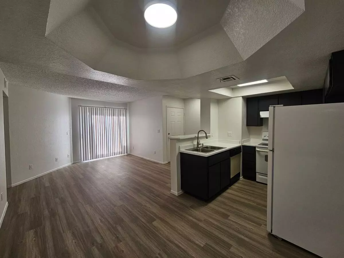 Silverwood Apartments photo 2