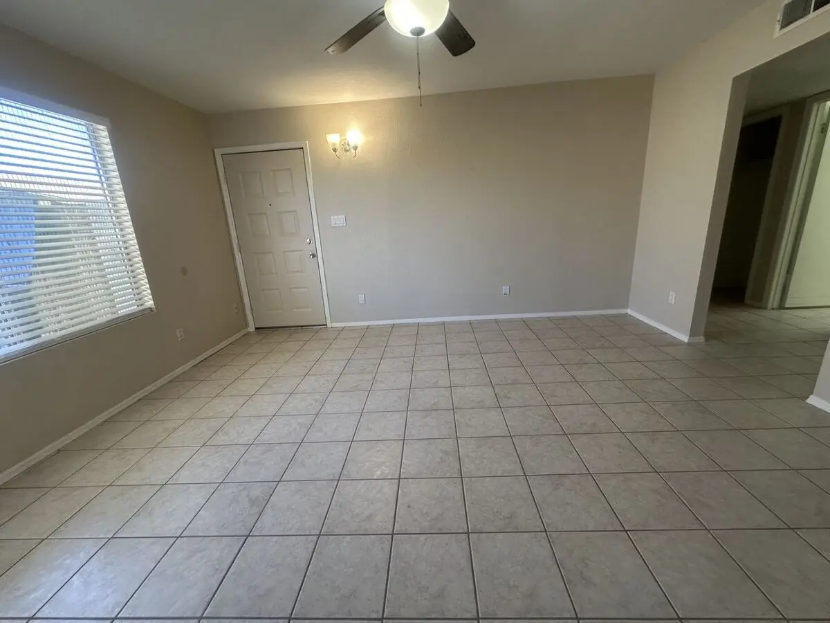 Tempe Single Level 3 Bedroom Twin Home With A 1 Car Garage And Covered Parking photo 5