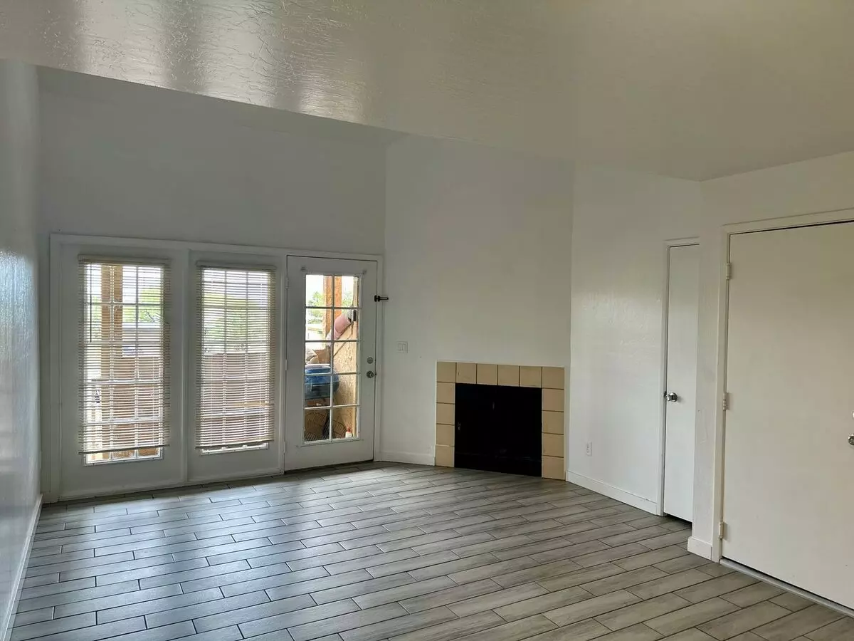 4901 S Calle Los Cerros Dr Tempe, AZ 85282 photo 2