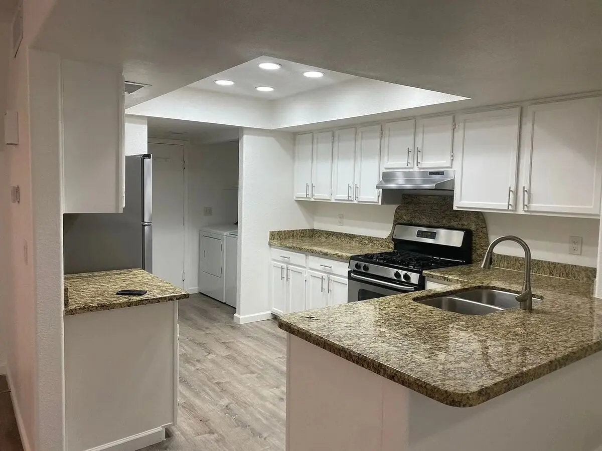 2365 W Garden Dr Tempe, AZ 85282 photo 5