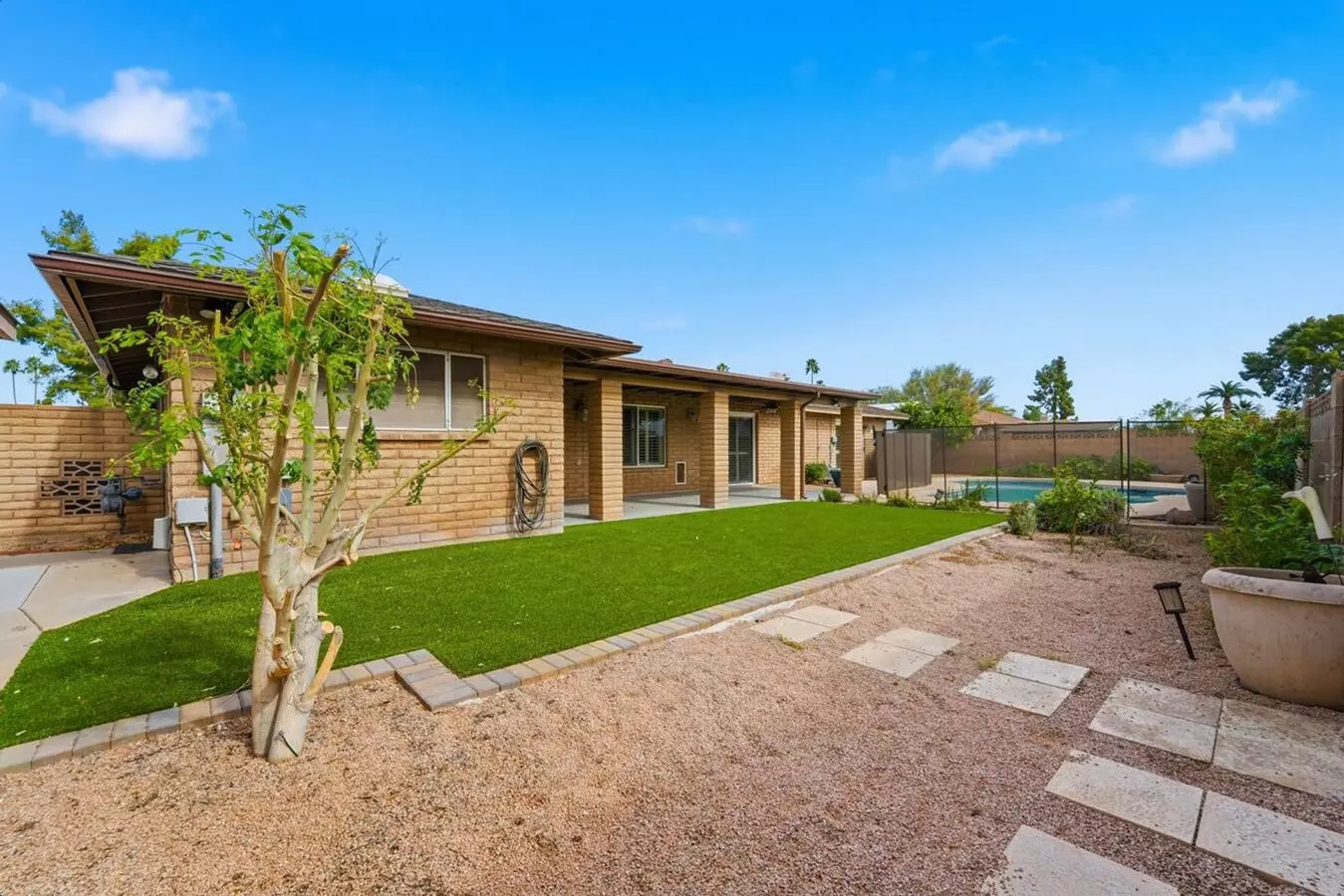 2051 E Hermosa Dr Tempe, AZ 85282 photo 3