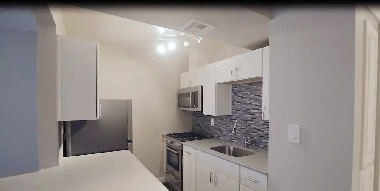 Newly Renovated Studio In The Heart Of University Heights photo 4