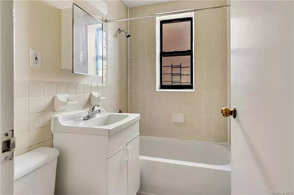 Move In Ready One Bedroom Co-op !!!!!! photo 3