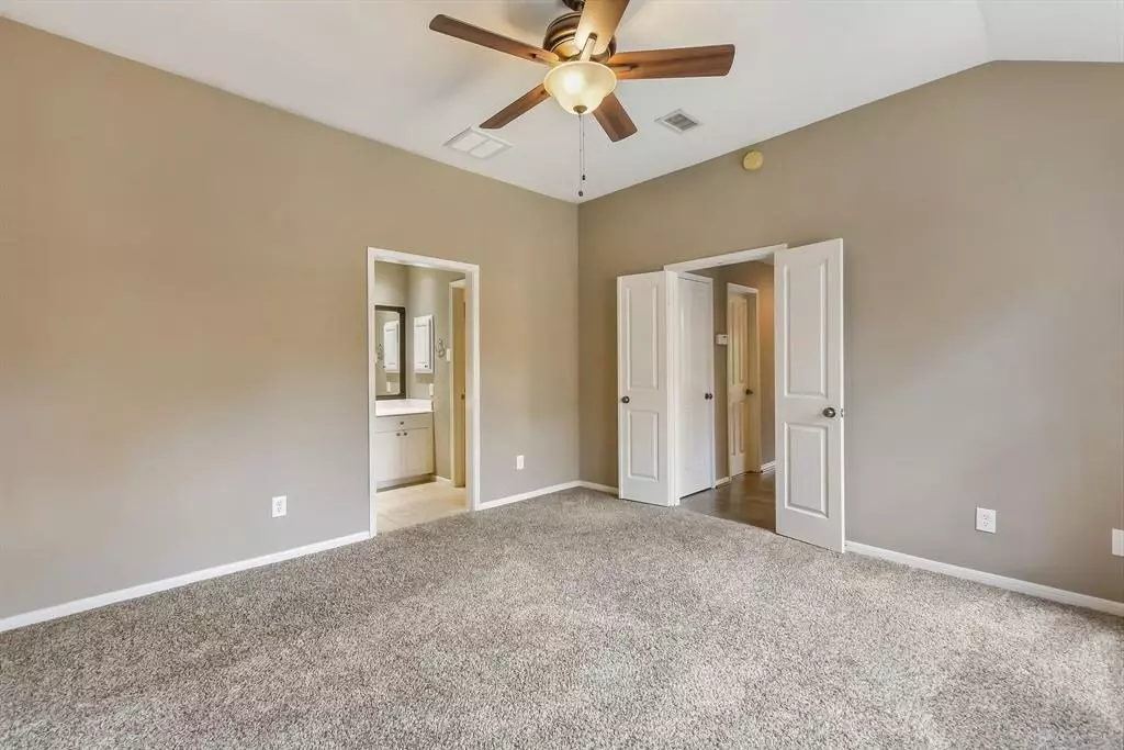 80 Scarlet Woods Ct The Woodlands, TX 77380 photo 4