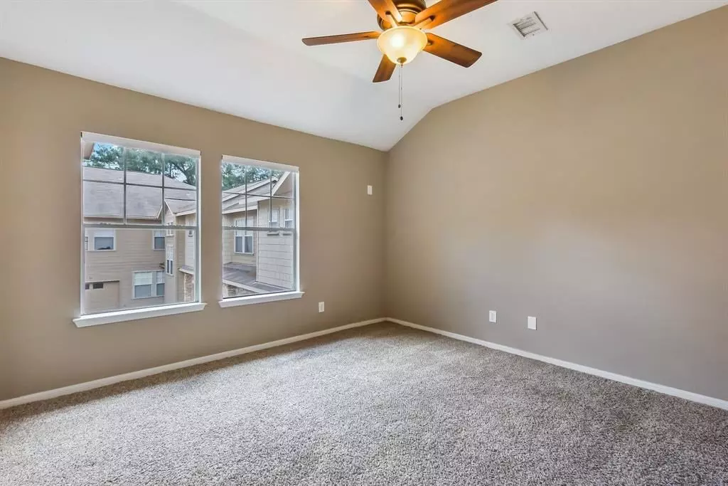80 Scarlet Woods Ct The Woodlands, TX 77380 photo 5