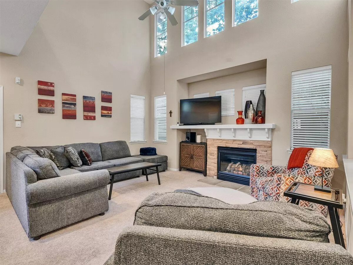 83 Scarlet Woods Ct Spring, TX 77380 photo 2
