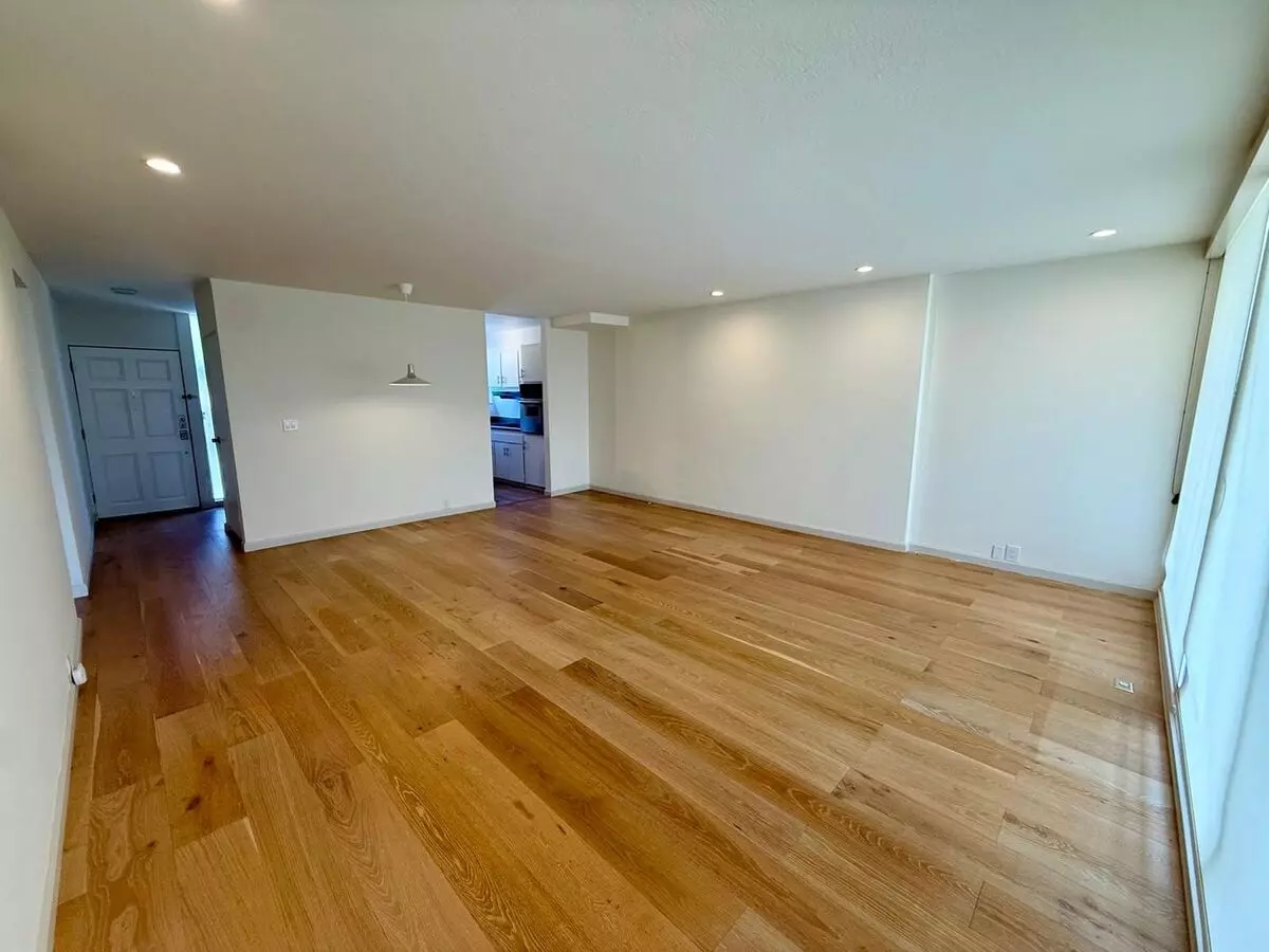 Beautifully Updated Two Bed / One Bath Tiburon Condo With Panoramic Views photo 3