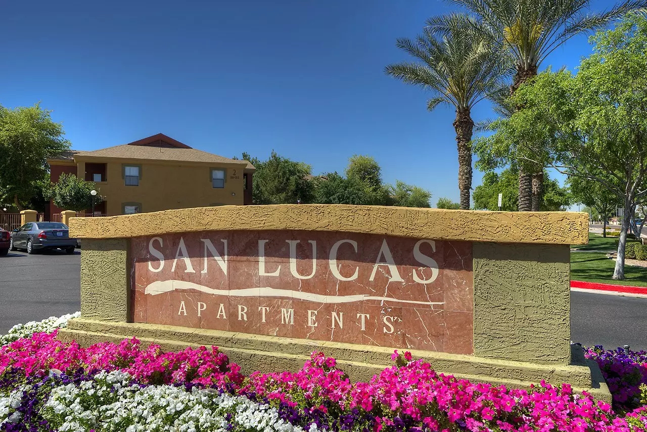 San Lucas Apartments photo 2