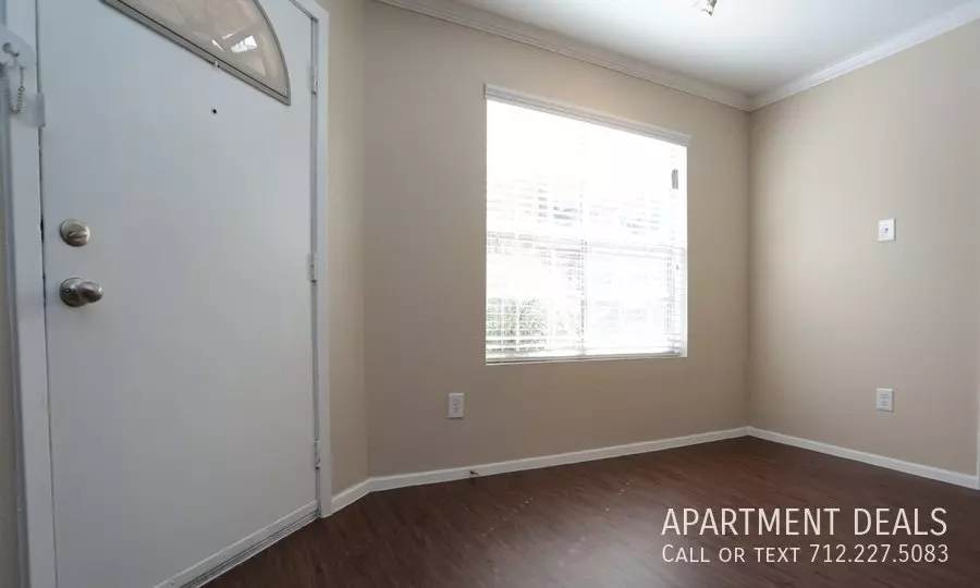 926 Lawrence Street, Tomball, TX 77375 photo 2