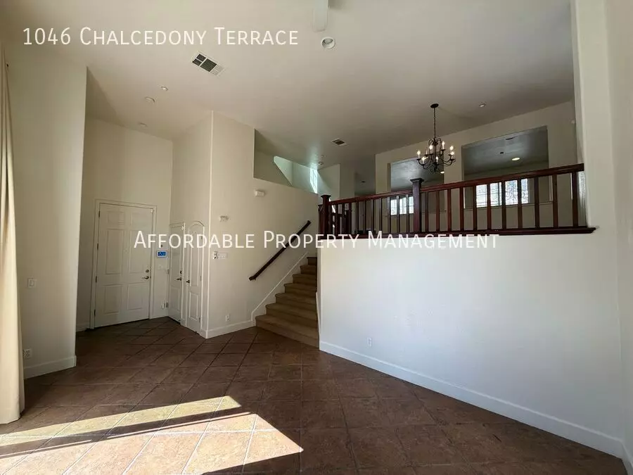 1046 Chalcedony Ter photo 4