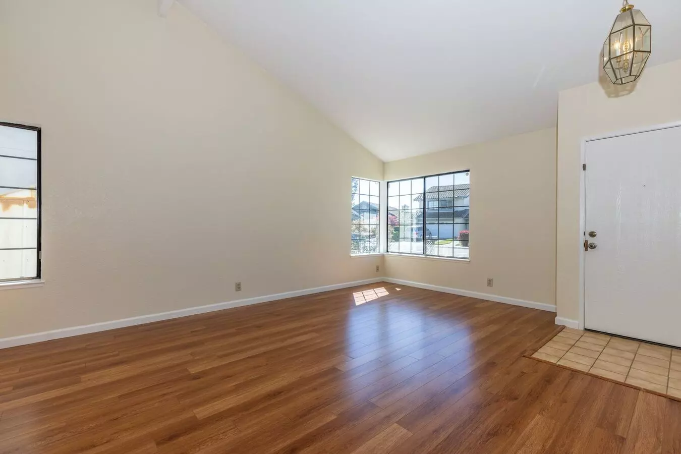 4 Bed/3 Bath Single Family Home W/ Large Backyard! photo 5
