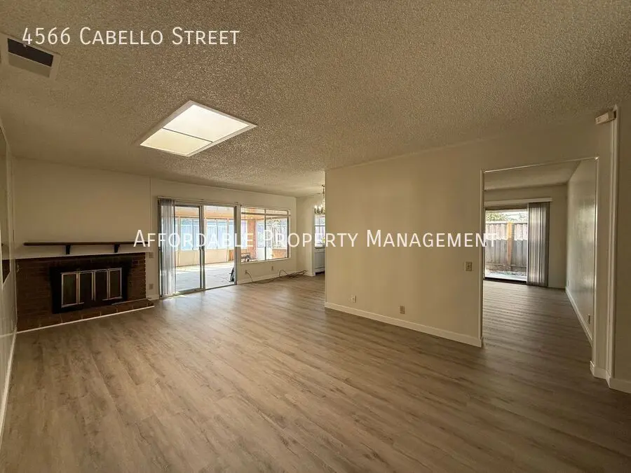 4566 Cabello St photo 3