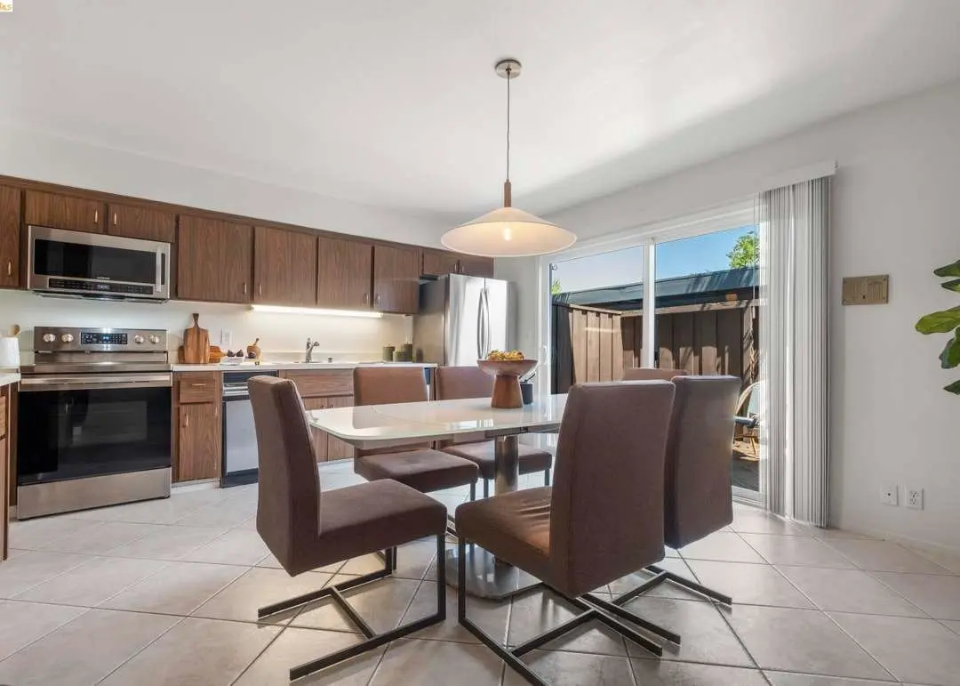 2 Bed (Both are Master-Suites) and 2.5 Bathrooms - Union City