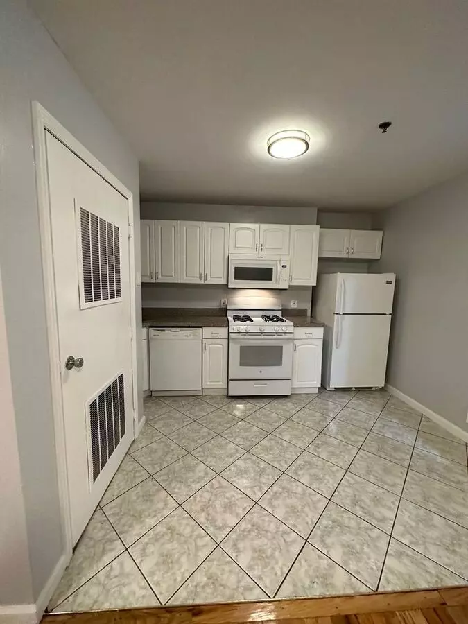 812 - Om-812 New York Avenue Llc photo 4