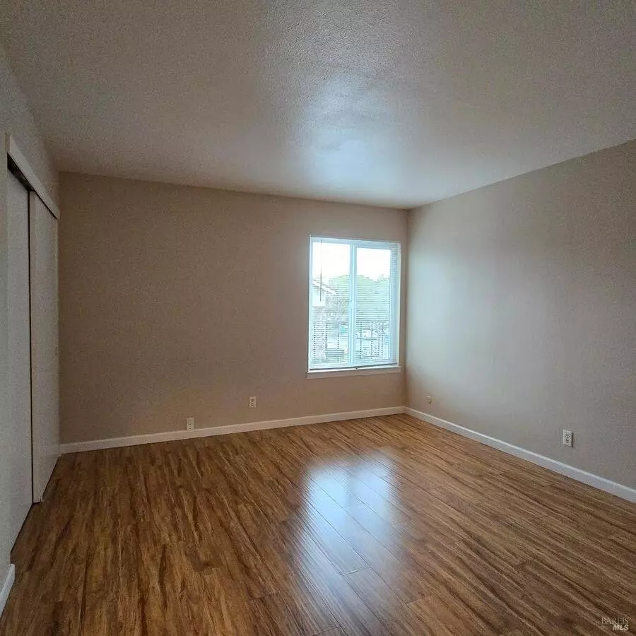 1407 Callen St photo 4