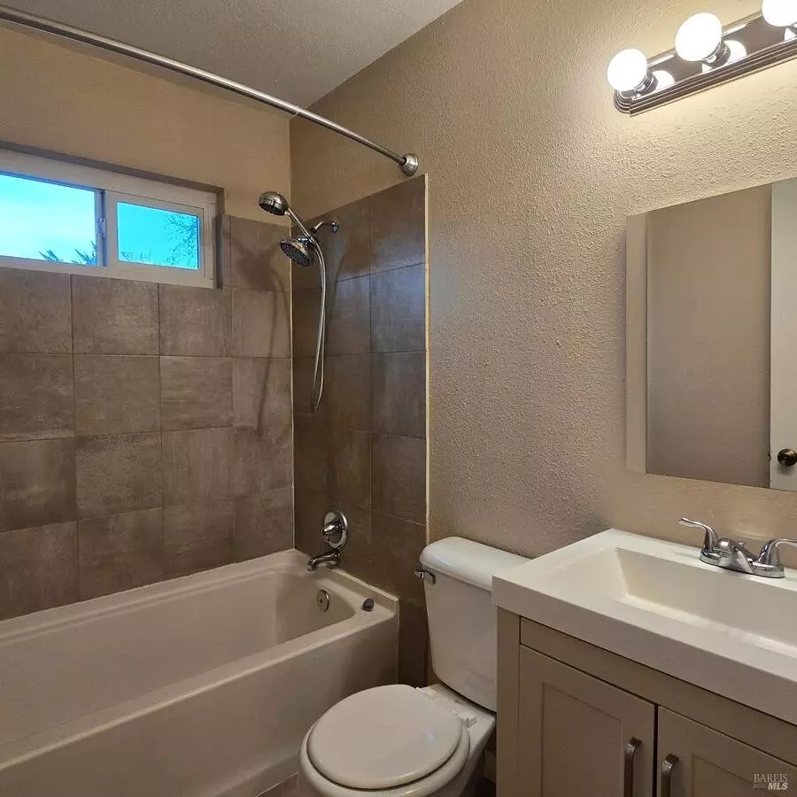 1407 Callen St photo 3