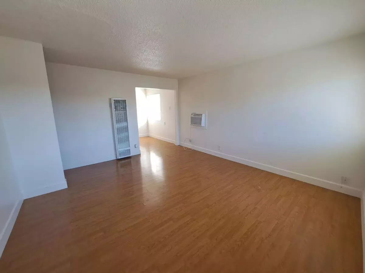 207 Brown St, Vacaville (Apartment) photo 2