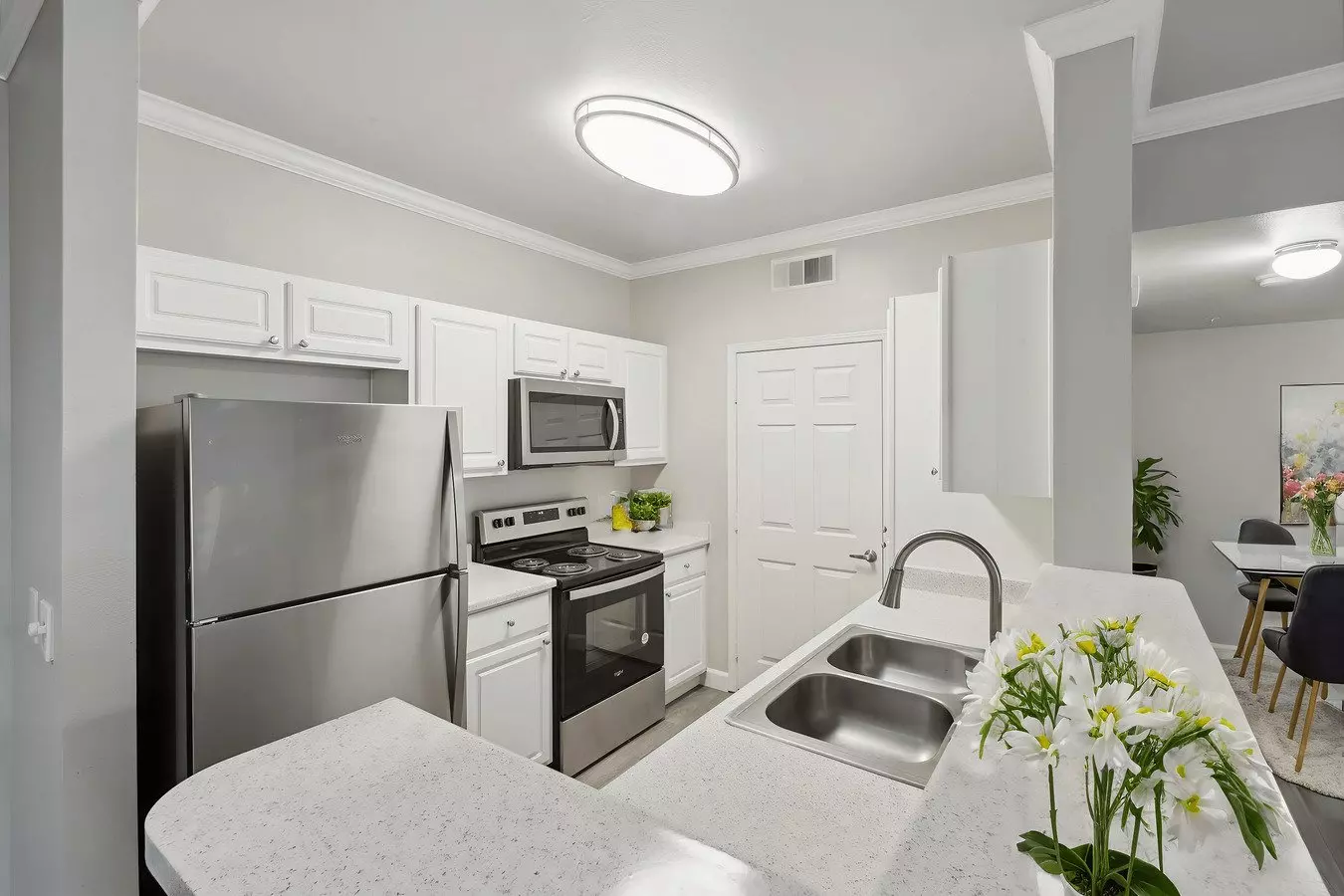 North Pointe Apartments photo 3