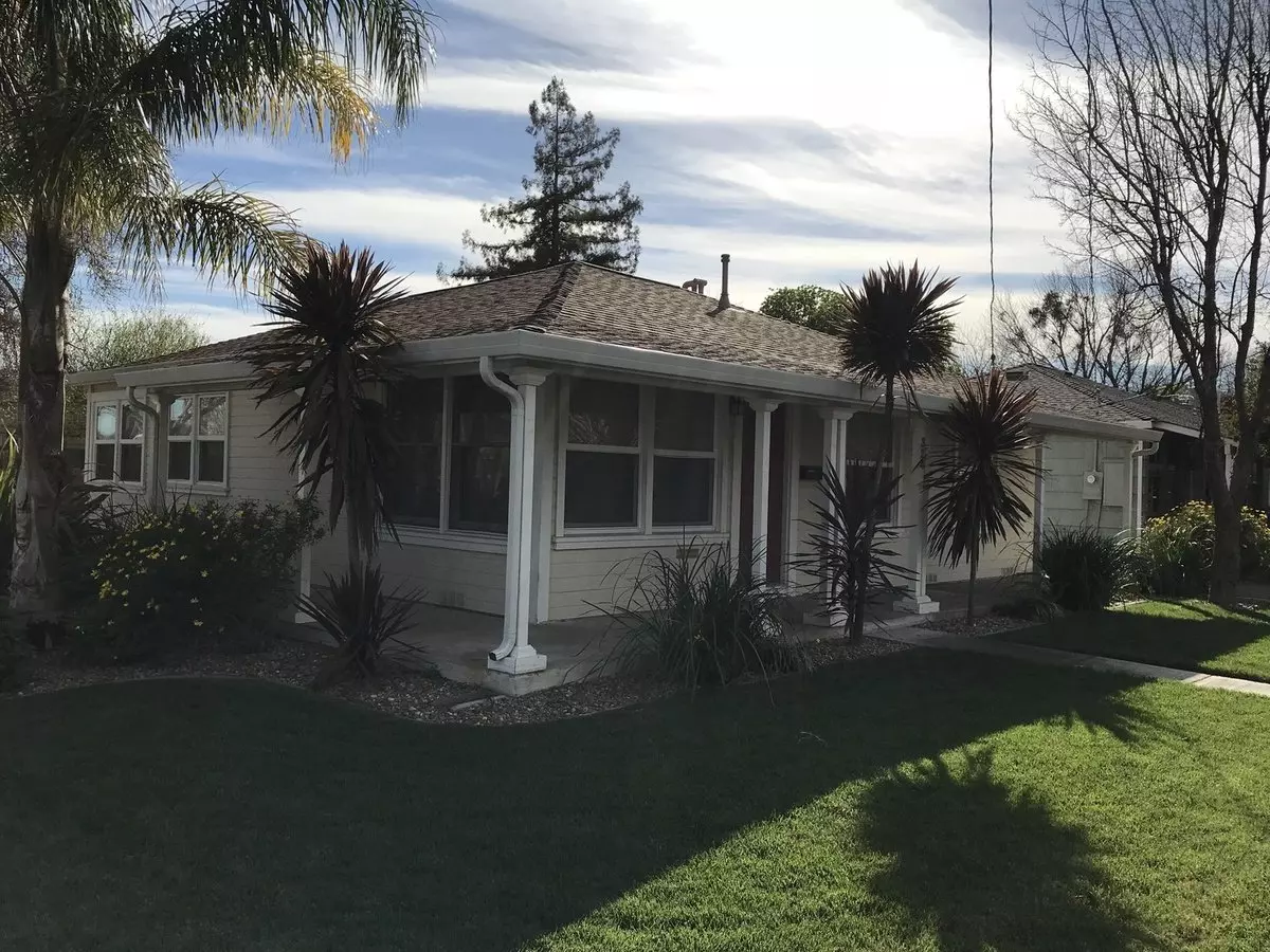 Beautiful Downtown Property Completely Remodeled !! Walking Distance To Schools photo 3