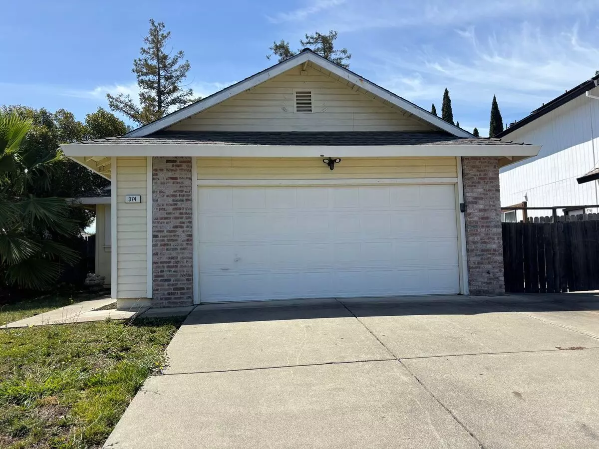 Charming 3 Bed, 2 Bath Home With 2-car Garage – Rent Ready! photo 3