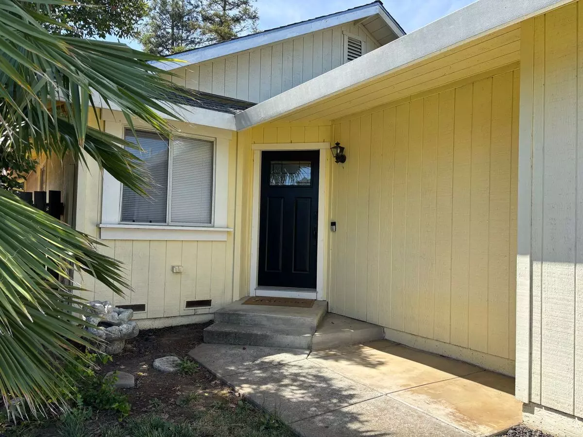 Charming 3 Bed, 2 Bath Home With 2-car Garage – Rent Ready! photo 4